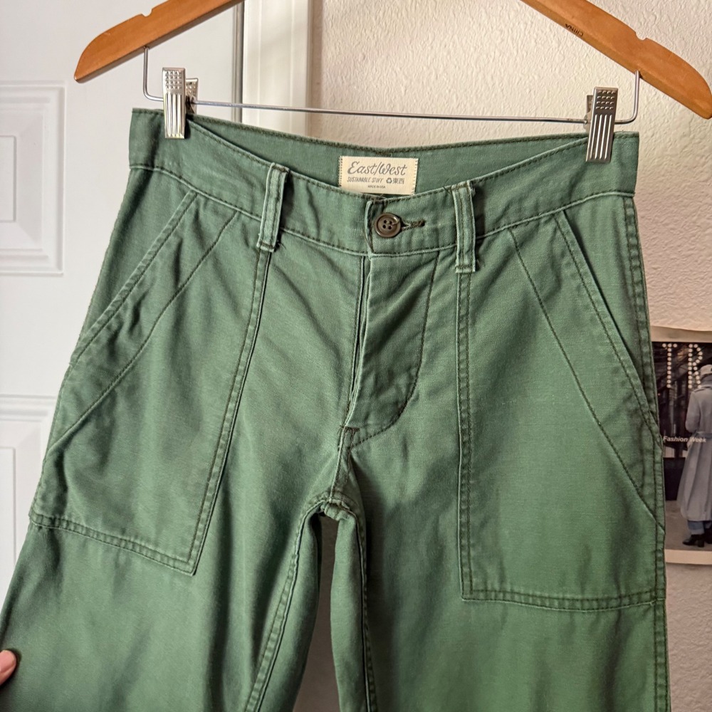 EAST WEST SHOP Los Angeles green straight leg cotton cropped raw fray pants - Picture 3 of 6